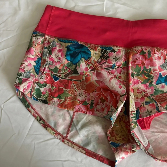 🆕🌸 Lululemon Seawheeze 2018 Speed Up Shorts 2.5” Floral Cherry Blossom - Picture 2 of 7